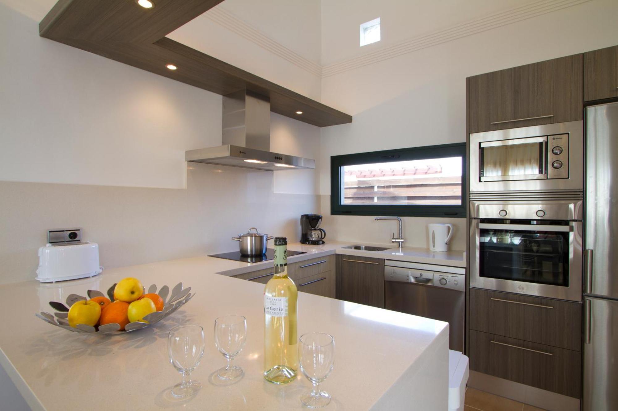 Camelot Holiday Homes By Livvo Playa Blanca  Exteriör bild