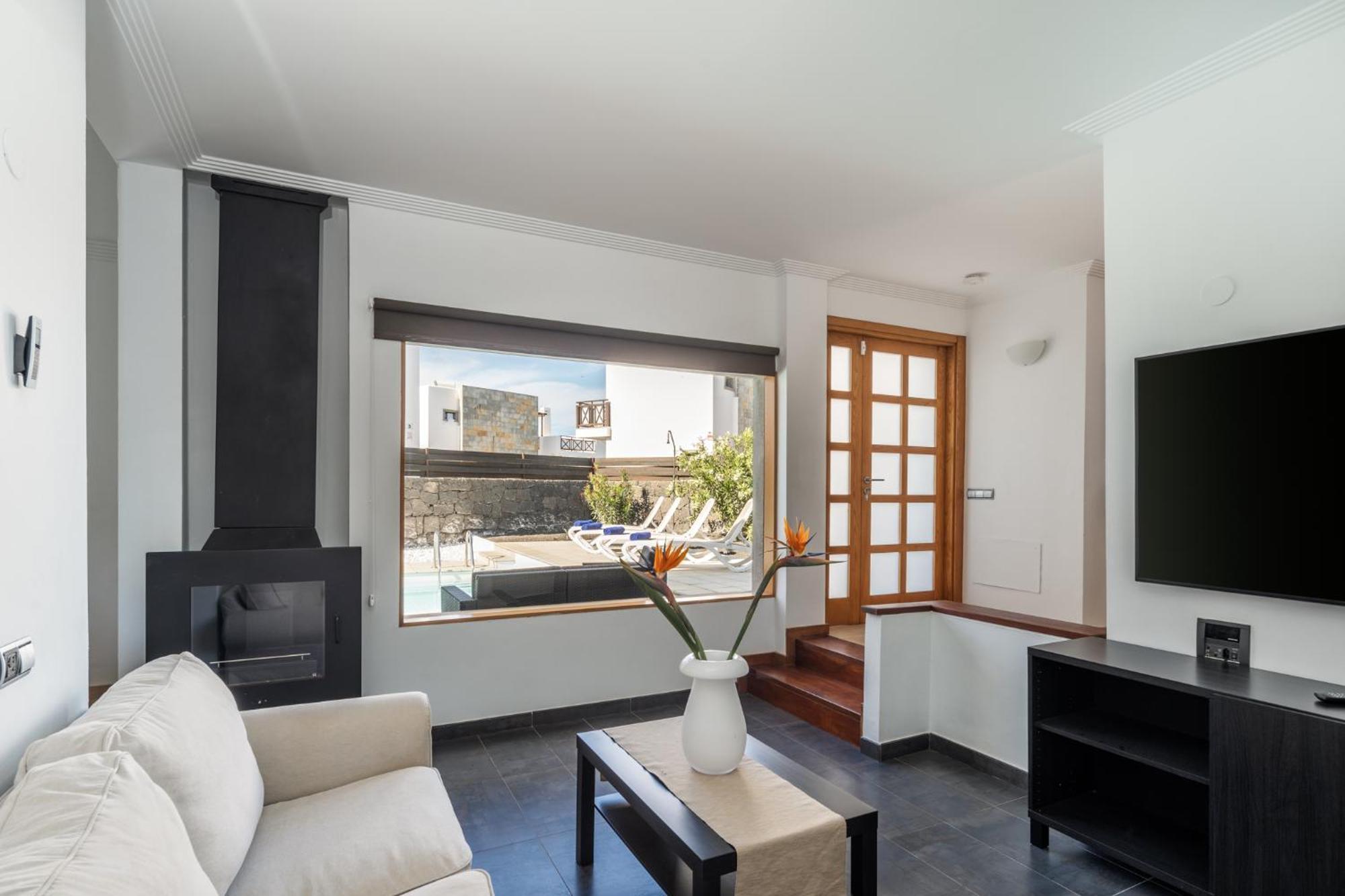 Camelot Holiday Homes By Livvo Playa Blanca  Exteriör bild