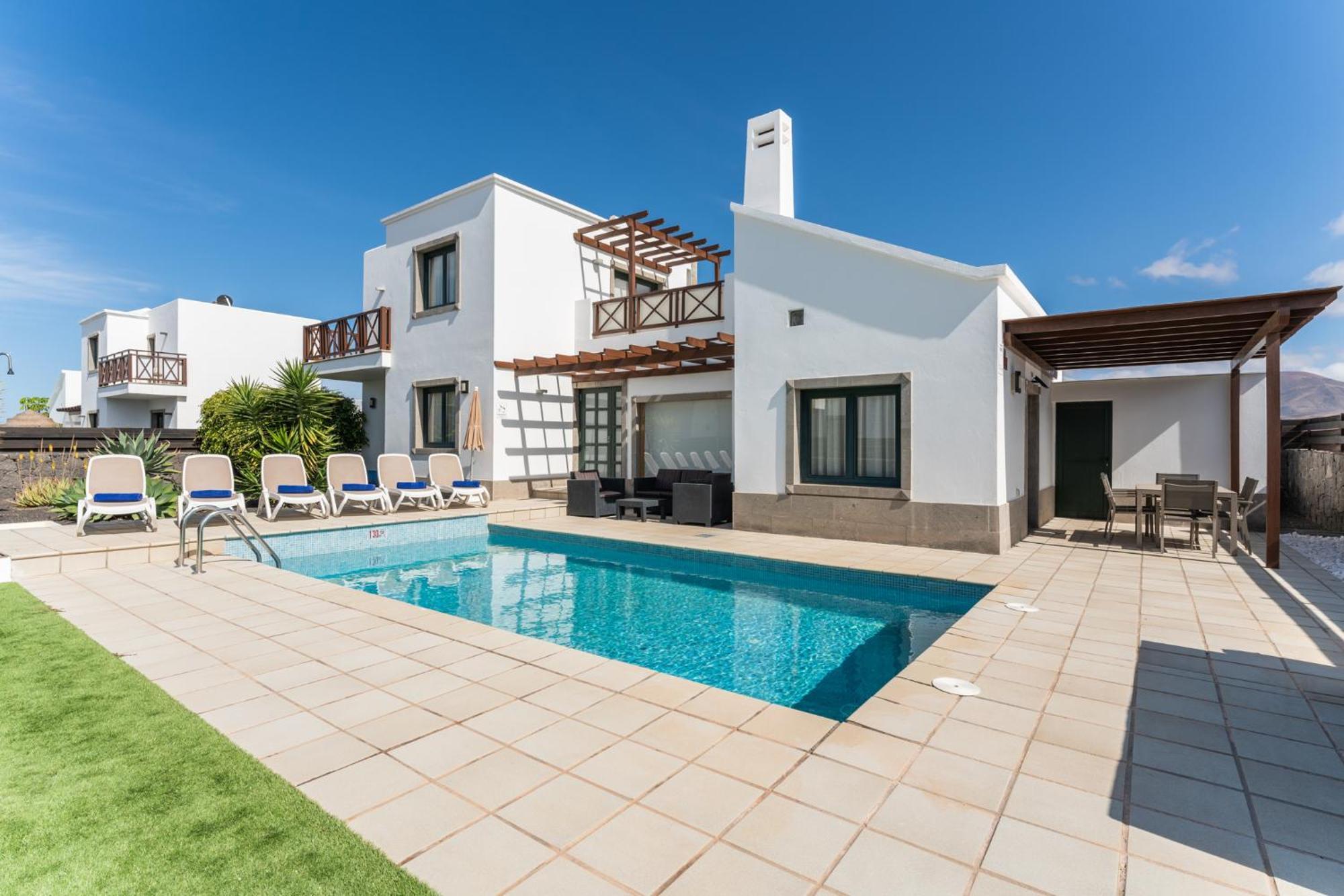 Camelot Holiday Homes By Livvo Playa Blanca  Exteriör bild