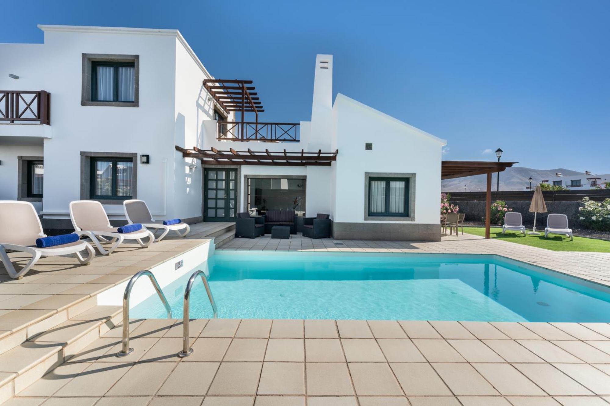 Camelot Holiday Homes By Livvo Playa Blanca  Exteriör bild